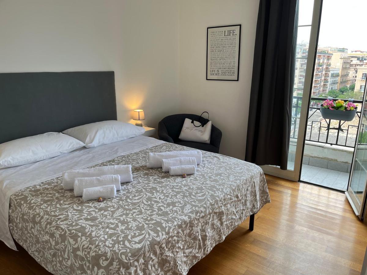 Politeama Suite In The Heart Of The City Palermo Esterno foto
