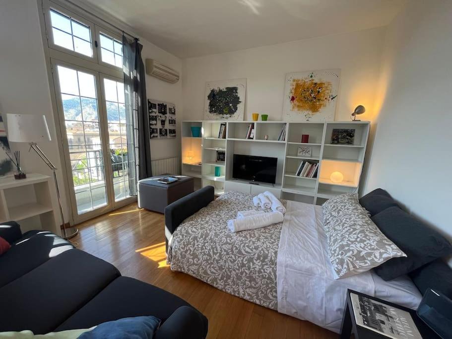 Politeama Suite In The Heart Of The City Palermo Esterno foto