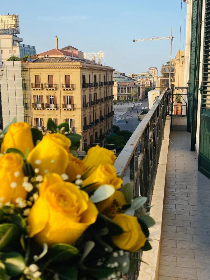 Politeama Suite In The Heart Of The City Palermo Esterno foto