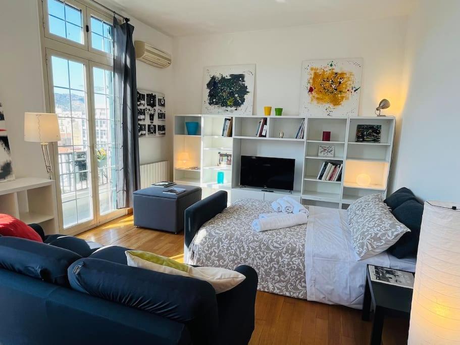 Politeama Suite In The Heart Of The City Palermo Esterno foto