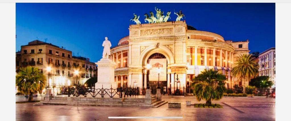 Politeama Suite In The Heart Of The City Palermo Esterno foto