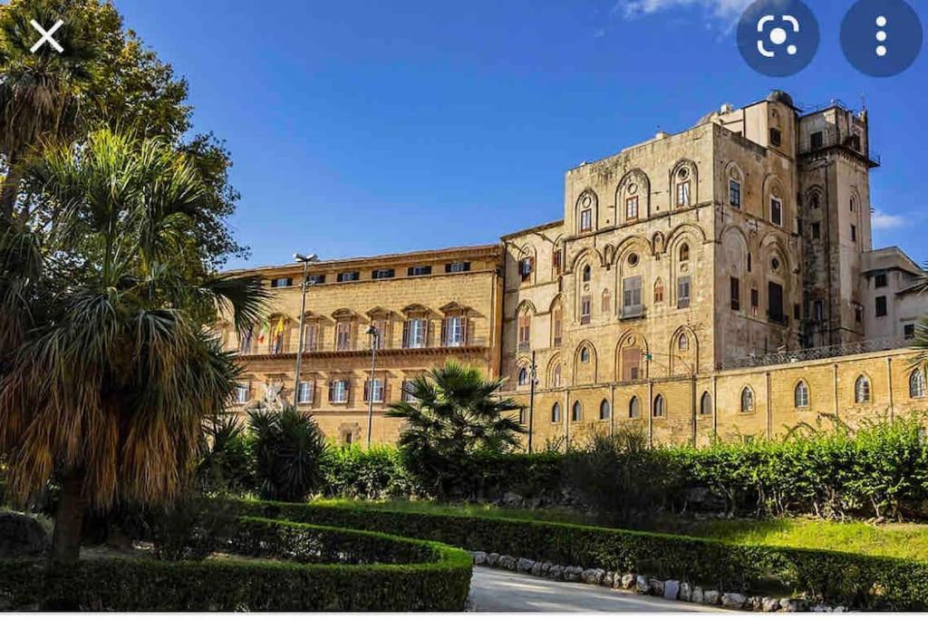 Politeama Suite In The Heart Of The City Palermo Esterno foto